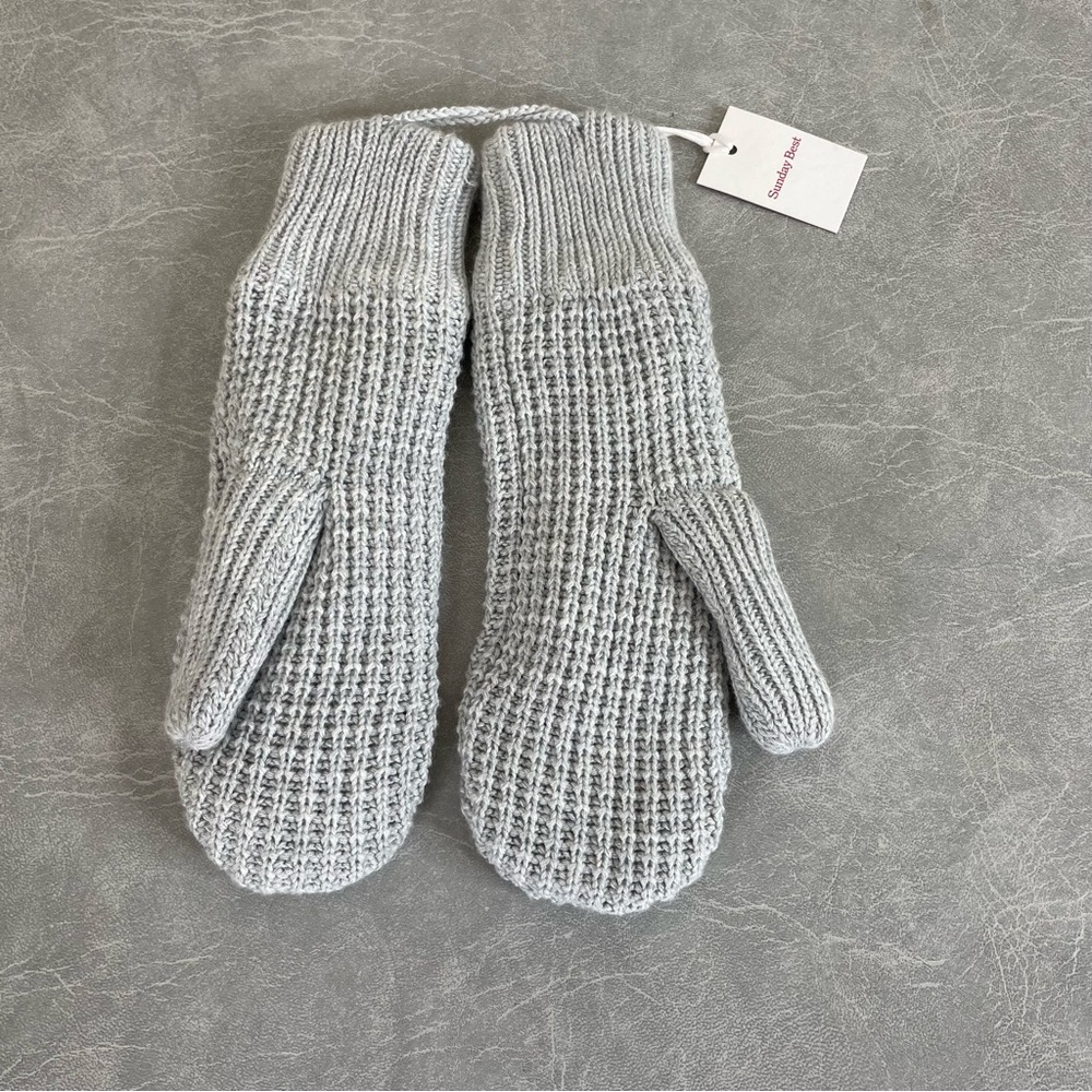 NEW Aritzia Sunday Best Light Gray Waffle Knit Mittens Ribbed Cuffs Fleece Lined - Picture 3 of 5